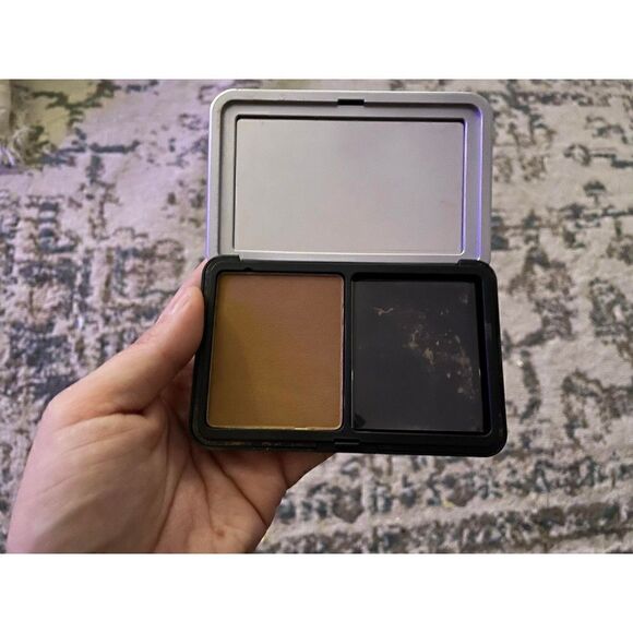Makeup Forever Matte Velvet Skin Blurring Powder Foundation Dark Brown - Picture 6 of 7